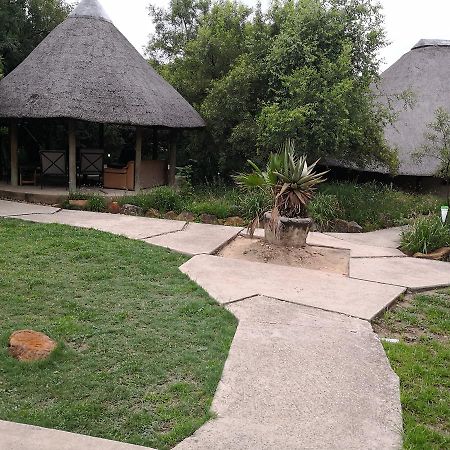 Touch Of Africa Lodge Lanseria Exteriér fotografie