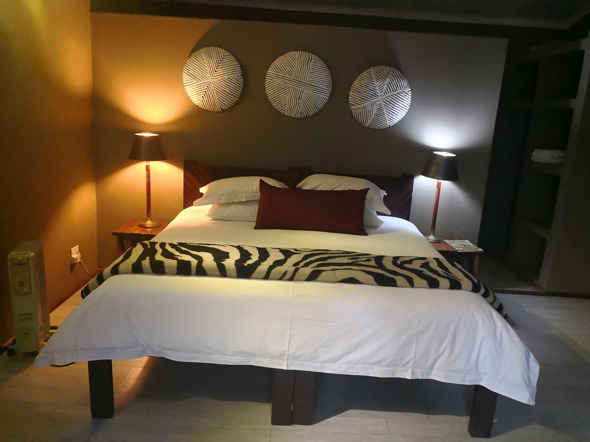 Touch Of Africa Lodge Lanseria Exteriér fotografie